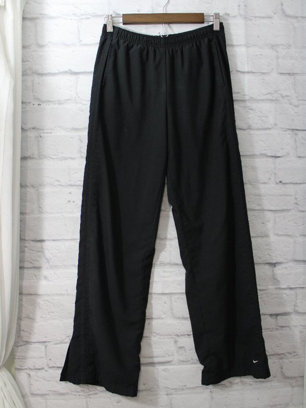 Nike Small Black Lined Pull On Elastic Waist Bootcut Mid Weight Windbreaker Pant